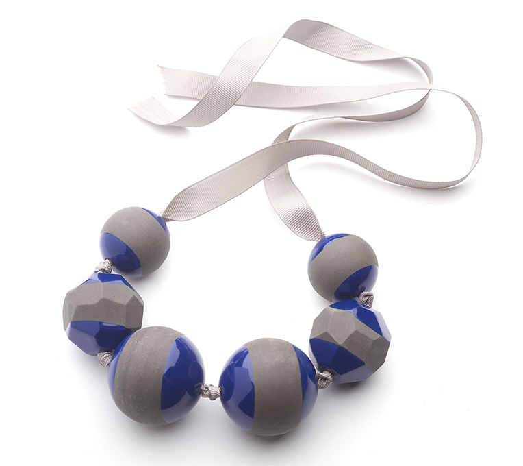Parels van Makkum, ketting-blauw